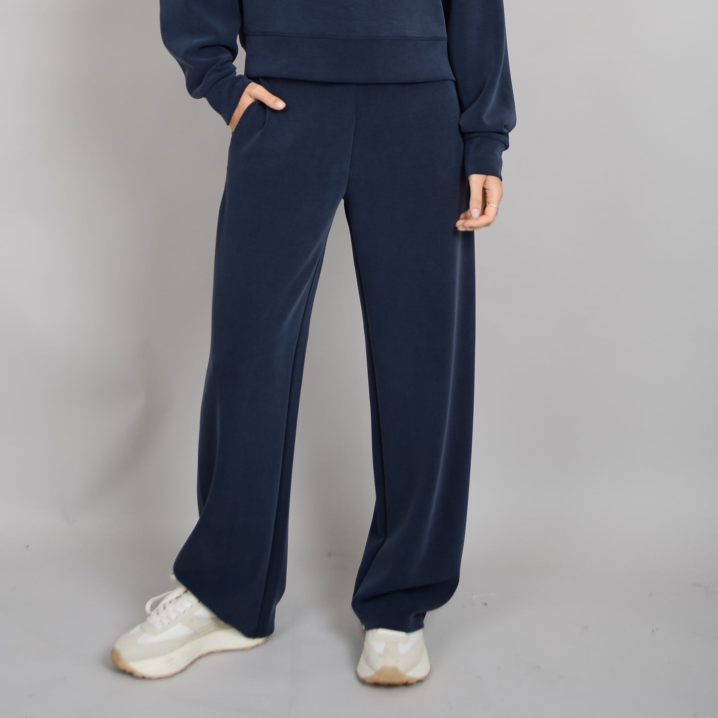 Victoria Wide Legged Pant - Navy