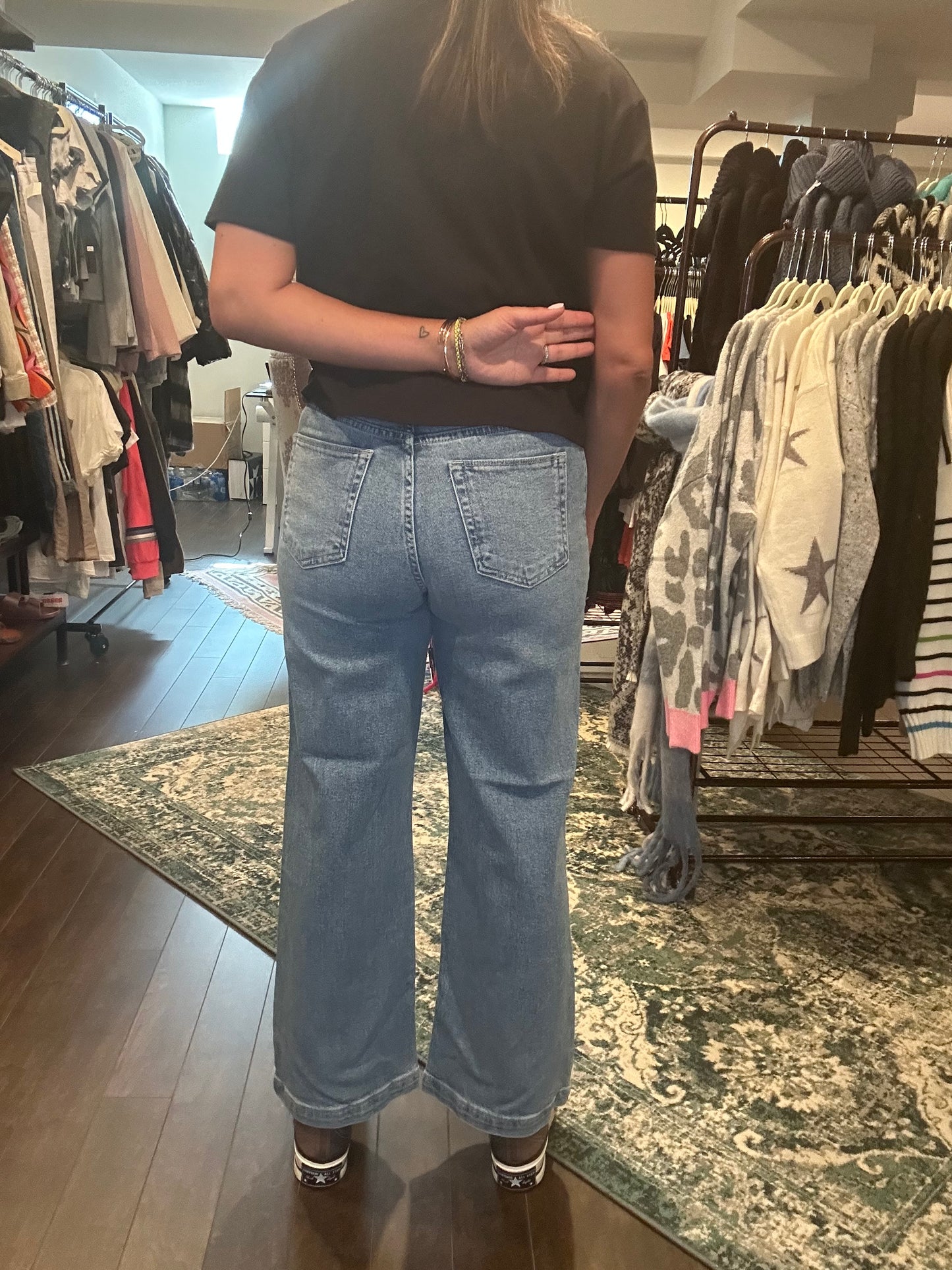 Front Pocket Wide Leg Blue Jeans